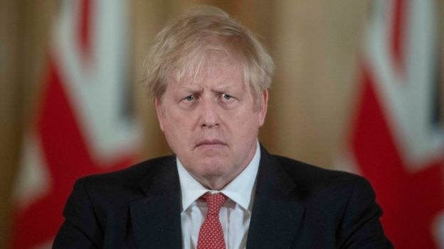 İngiltere Başbakanı Boris Johnson Pazar günü düzenlediği basın toplantısında ilave tedbirler konusunu gelecek 24 saat içinde ciddi biçimde düşüneceğini söyledi.