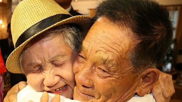 லீ கியும் சியோம் தனது 71 வயது மகன் லீ சுங்-சுல்லை வடகொரியாவில் சந்தித்தார்