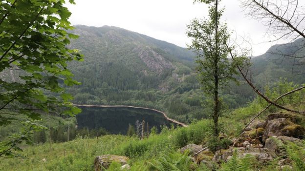 Vistas a los valles y montañas de Bergen, cerca de donde fue hallada la mujer de Isdal.