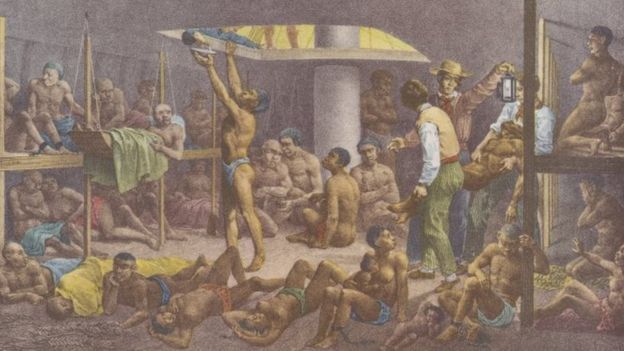 Pintura mostra diversos negros escravizados amontoados em um porÃ£o de navio negreiro