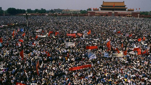 Hàng chục ngàn sinh viên tham gia Phong trào đấu tranh dân chủ năm 1989 tại Quảng trường Thiên An Môn