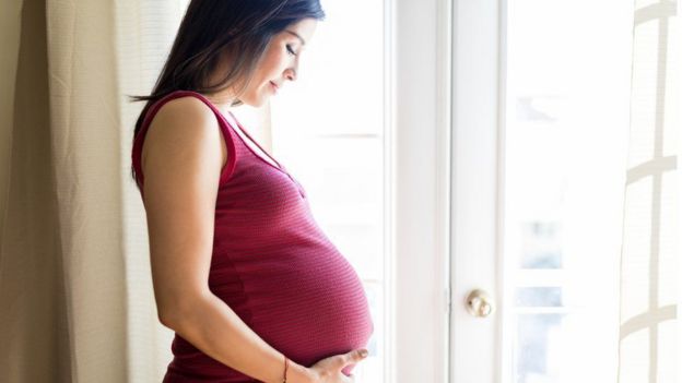 Los expertos investigan la posibilidad de que los bebés se hayan contagiado a través de la placenta.