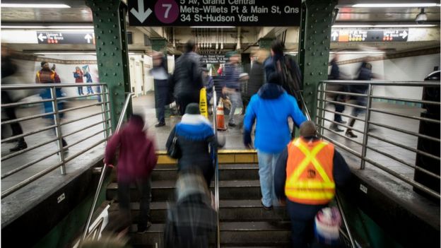 Horário de pico no metrô de Nova York