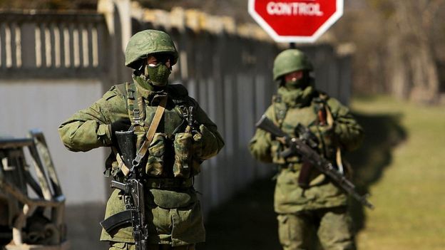 Soldados sin identificacin en Ucrania.