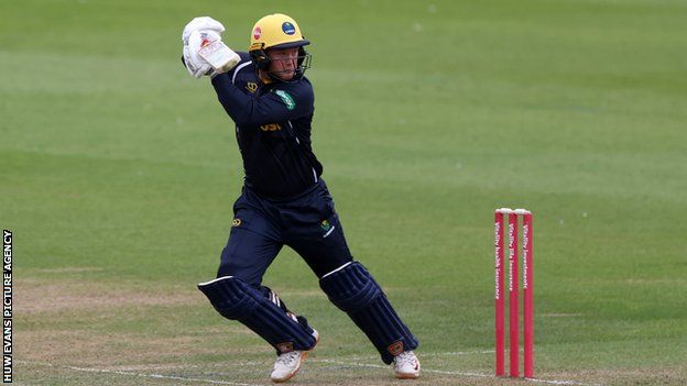 Colin Ingram batting