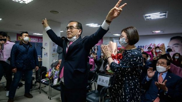 Defector and former North Korean diplomat Thae Yong-Ho gestures after securing a win for United Future in the Gangnam district of Seoul on April 16, 2020