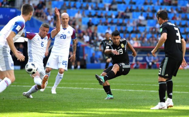 El remate de Sergio Agüero para el deleite argentino.