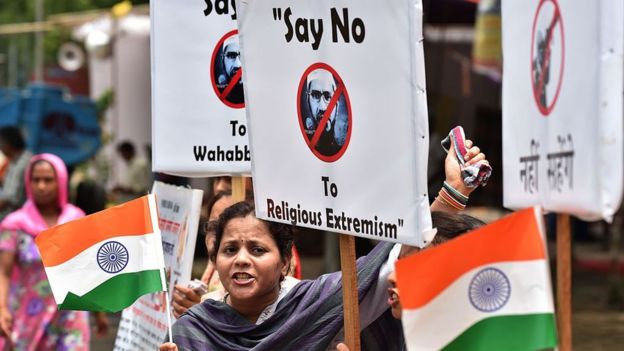 "ஒரு மத போதகர் யார் மனதையும் காயப்படுத்தக் கூடாது"