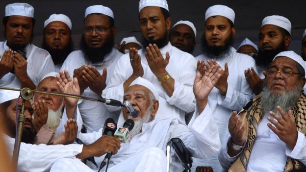 মেয়েদের উচ্চ শিক্ষার বিরোধিতা করছেন আহমদ শফী