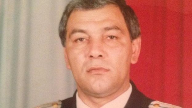 Keçmiş müstəntiq prezidenti məhkəməyə verdi Prezidenti məhkəməyə verdi