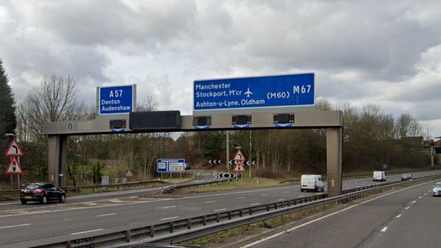 M67 death: Police car and other vehicles hit body on motorway - BBC News