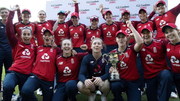 England women celebrate their series win against New Zealand