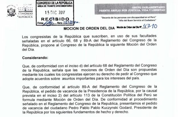 Parte del documento introducido por 27 legisladores en Perú para destituir al presidente, Pedro Pablo Kuczysnki. (Foto: Congreso de Perú).