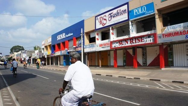 இலங்கை : கடையடைப்பு போராட்டத்தால் ஸ்தம்பித்த இயல்பு வாழ்க்கை (புகைப்படத் தொகுப்பு)