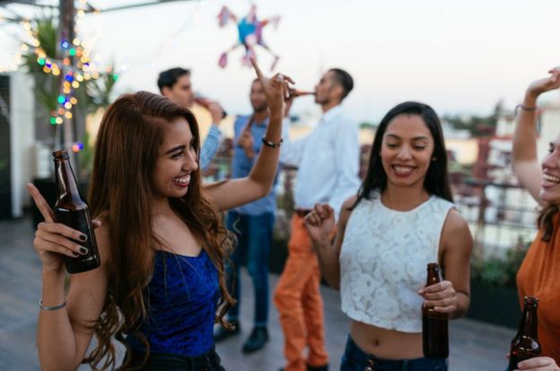 Mexicanas bailando.