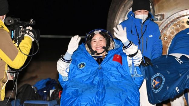 Chinese Astronauts Return To Earth After Six-month Mission - BBC News