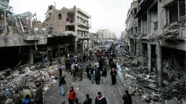 ناامنی و خشونت در عراق تا سال‌ها بعد از سقوط صدام و اشغال این کشور توسط ارتش آمریکا ادامه داشت. (تصویری از خیابانی در بغداد در سال ۲۰۰۷)