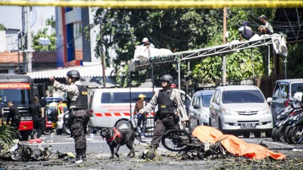 Galeri foto: Serangan bom atas tiga gereja di Surabaya - BBC News Indonesia