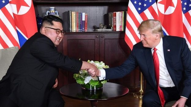 Kim y Trump expresaron un breve mensaje cada uno antes de continuar con su encuentro privado.