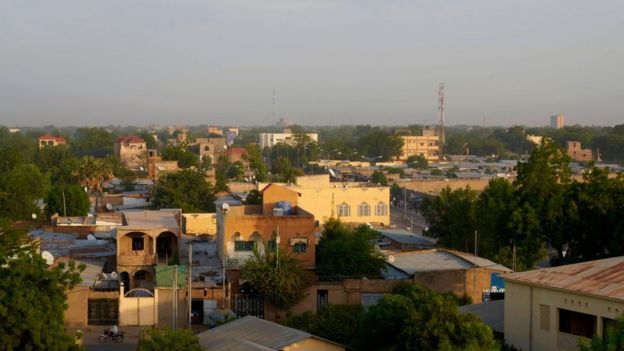 Une photo prise depuis un toit montre une vue de la capitale tchadienne N'djamena, le 3 novembre 2018.