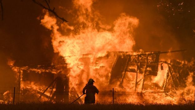 firefighter at gosper fire, 21/12