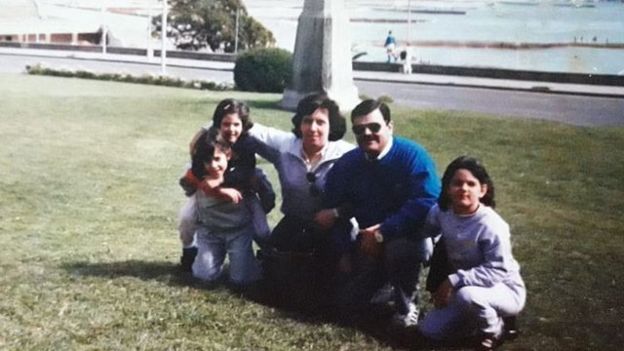 Analía Kalinec con su familia en los años 80