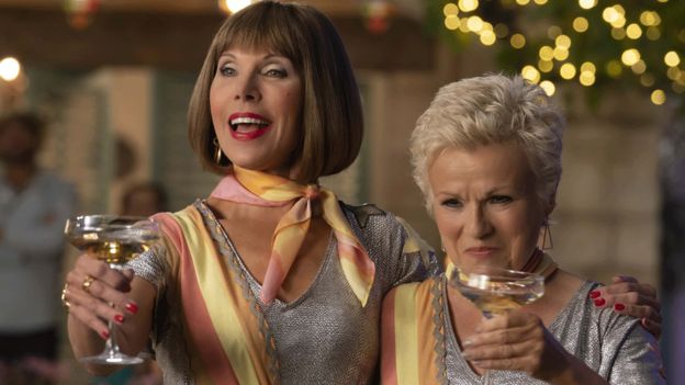 Christine Baranski ve Julie Walters, Mamma Mia'da!  İşte yine gidiyoruz