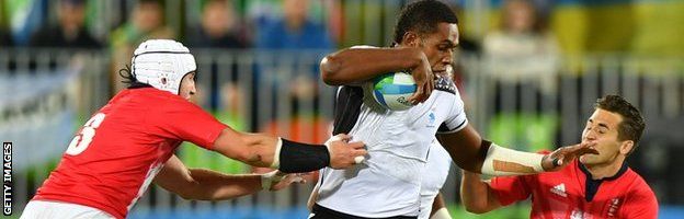 Viliame Mata carries ball for Fiji Sevens against Great Britain