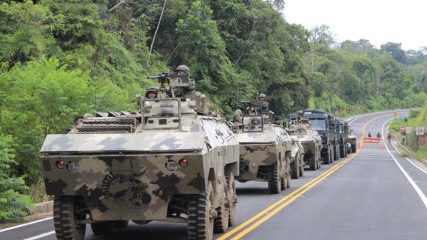 Tanques del ejército ecuatoriano Mataje, frontera entre Ecuador y Colombia.