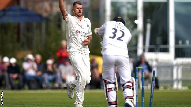 Tom Bailey took a career-best 7-37 in Hampshire's second innings