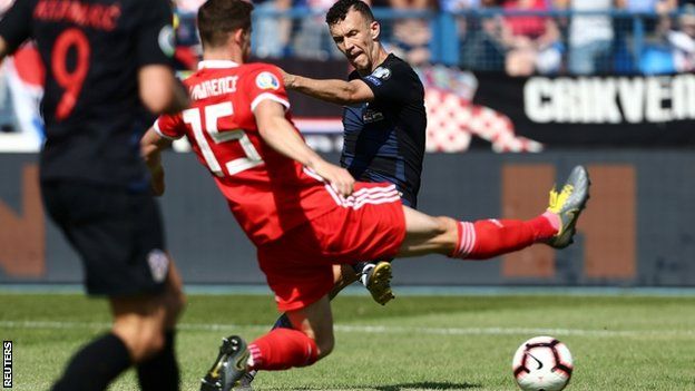 Ivan Perisic scores Croatia's second goal