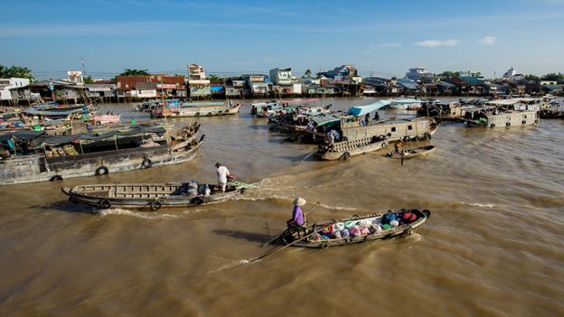 Vietnam's children and the fear of climate change - BBC News