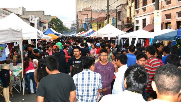 Feria callejera en Brás.