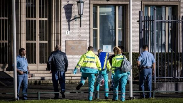 Equipes de emergência chegam ao tribunal de Haia