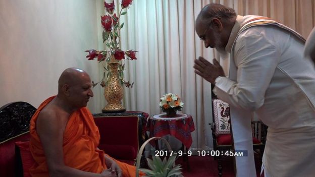 கண்டி மல்வத்த மகாநாயக்க தேரருடன் வடமாகாண முதலமைச்சர் சந்திப்பு