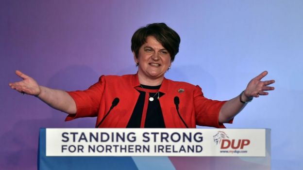 Arlene Foster, líder del Partido Unionista Democrático