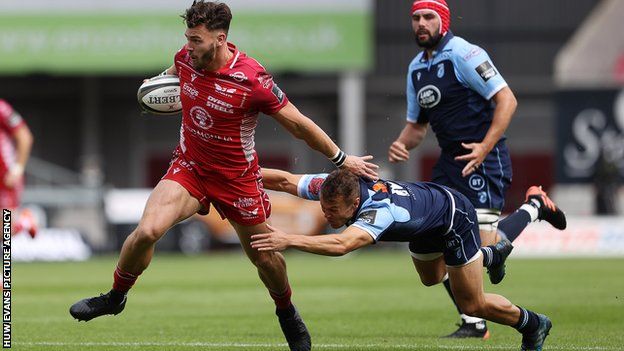 Johnny Williams helped set up a couple of tries on his Scarlets debut against Cardiff Blues