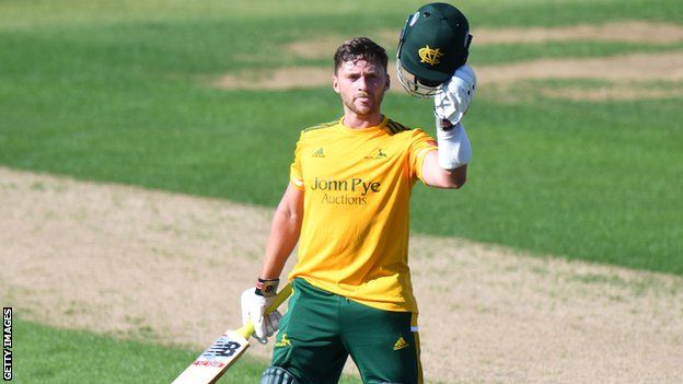 Joe Clarke in action for Notts Outlaws