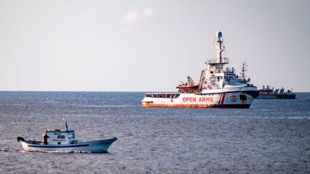 Судно Open Arms прочти три недели простояло у берегов Лампедузы