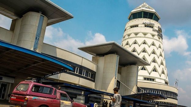 விமான நிலைய பெயரை மாற்றுங்கள்