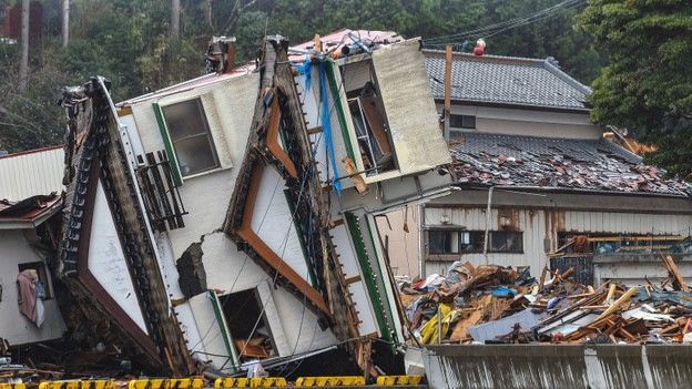 خلف زلزال 2011 على مشارف منطقة توهوكو ضررا واسعا في المنطقة الساحلية شرقي اليابان
