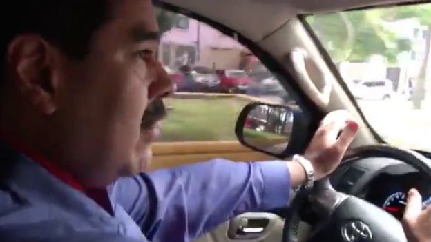 Nicolás Maduro al volante