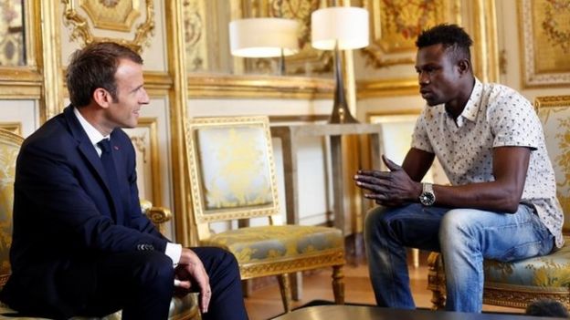 Mamoudou Gassama y Emmanuel Macron
