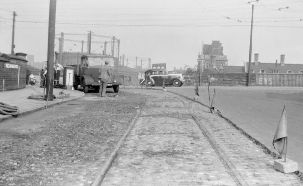 '100-year-old' tram tracks uncovered near Nottingham train station ...