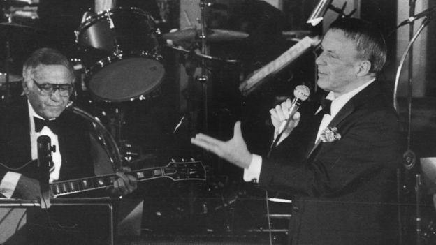 Frank Sinatra em seu show no Maksoud Plaza, em São Paulo