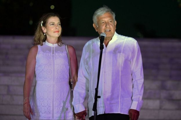 AMLO y su esposa Beatriz Gutiérrez Müller.