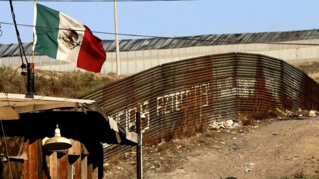 Valla en la frontera entre EE.UU. y México
