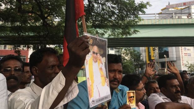 கருணாநிதி உடல் நிலை: நள்ளிரவு திடீர் சிக்கல், மருத்துவமனையில் சேர்ப்பு