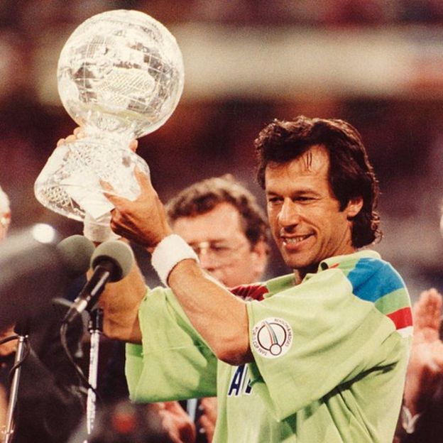 Imran Khan celebra la victoria de la Copa del Mundo de 1992
