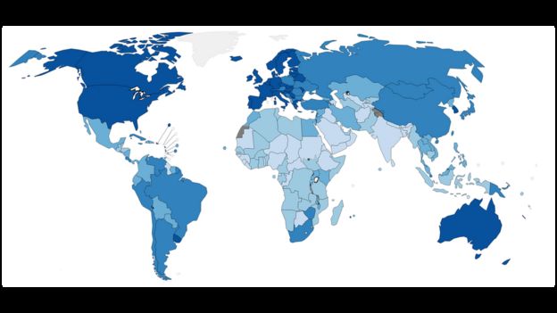 Mapa mundi da Iarc mostra a incidência de câncer em cada país - quanto mais escuro o tom de azul, maior a incidência